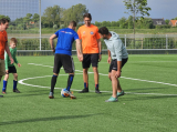 Laatste training S.K.N.W.K. JO7-1 (partijtje tegen de ouders) van maandag 27 mei 2024 (107/180)